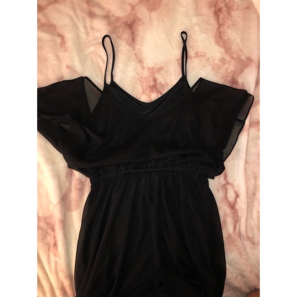 ✨MAKE OFFER✨Express Medium V-neck Mini Black Dress - Picture 8 of 8